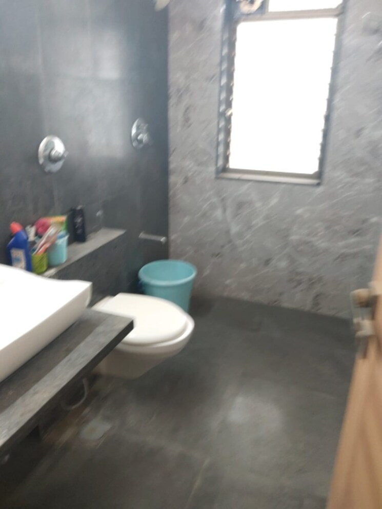 Bathroom, pr-woodwind 2 Bedroom 725 Sq.Ft. Apartment In Andheri East Mumbai 7247112