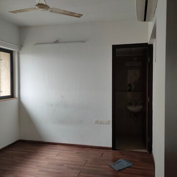 Room in 1 RK Apartment at Lodha Lakeshore Greens, Dombivli East – for Sale