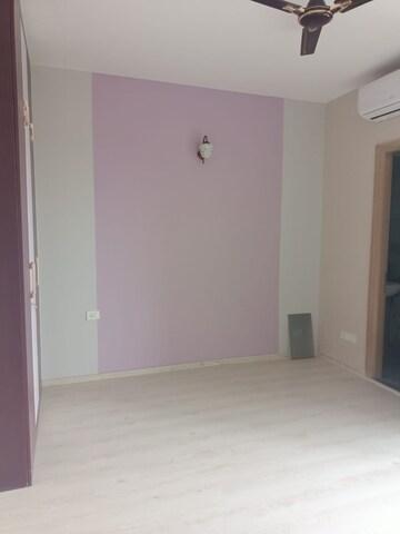 Room in 3 BHK Apartment at M3M Skywalk, Sector 74 – for Sale