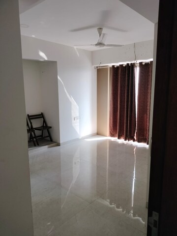Bathroom in 4 BHK Apartment at Nakshatra Arena, Majiwada – for Sale