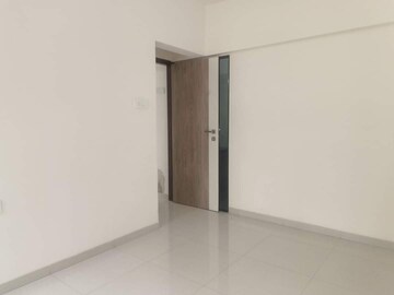 Room in 3 BHK Apartment at Jay Neel CHS, Vasai West – for Sale