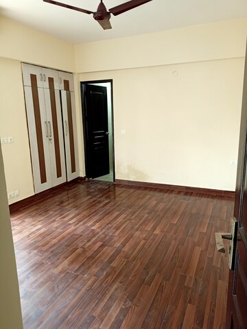 Room in 3 BHK Apartment at Sethi Max Royale, Sector 76 – for Sale