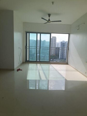 Room in 3 BHK Apartment at Kalpataru The Sunrise, Kolshet Road – for Sale
