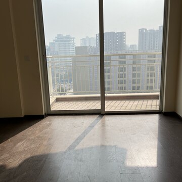 Room in 3.5 BHK Apartment at Experion Capital, Vibhuti Khand – for Sale