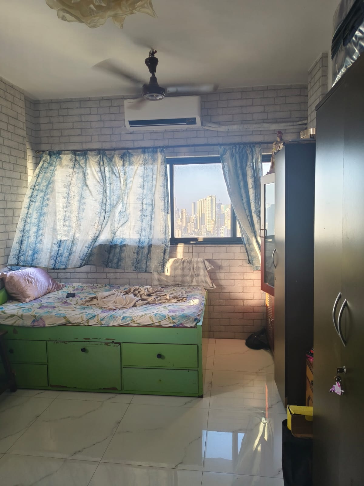 Rental 2.5 Bedroom 1250 Sq.Ft. Apartment in Shankar Sagar, Breach Candy