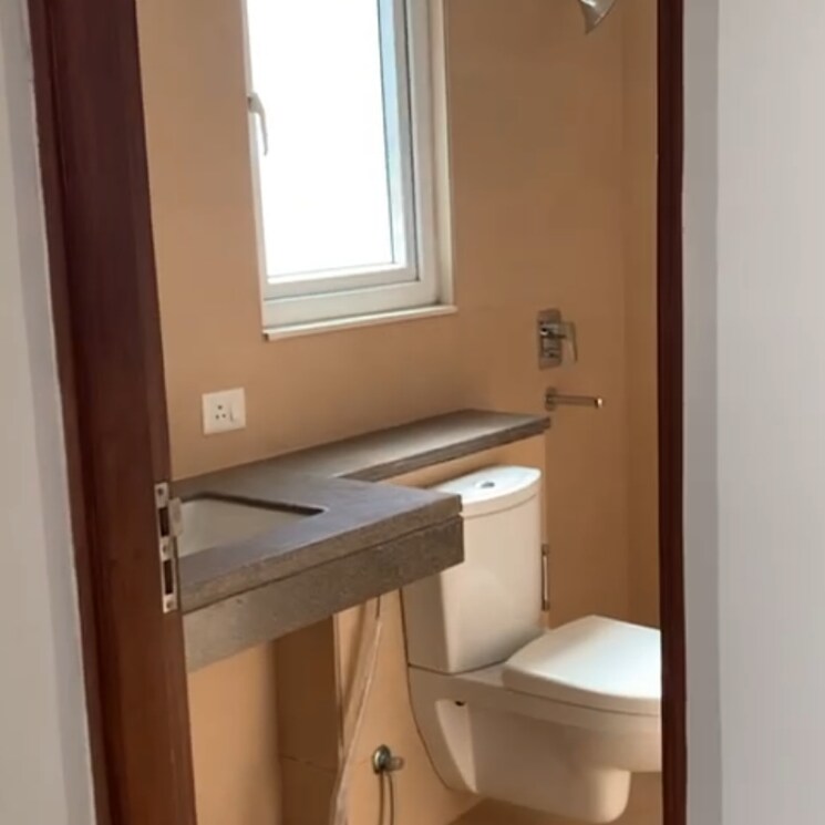 Bathroom, puri-emerald-bay 3.5 Bedroom 2450 Sq.Ft. Apartment In Dhanwapur Gurgaon 7249342