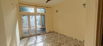 Room in 4 BHK Builder Floor at Emaar MGF Emerald Hills, Sector 65 – for Sale