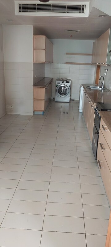 Bathroom in 3 BHK Apartment at Jaypee Greens Sun Court III, Jaypee Greens – for Sale
