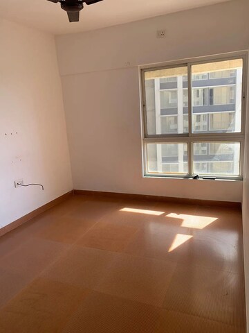 Room in 1 BHK Apartment at DB Realty Orchid Ozone, Dahisar East – for Sale
