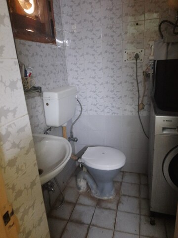 Bathroom in 4 BHK Apartment at DLF The Belvedere Park, Sector 24 – for Sale