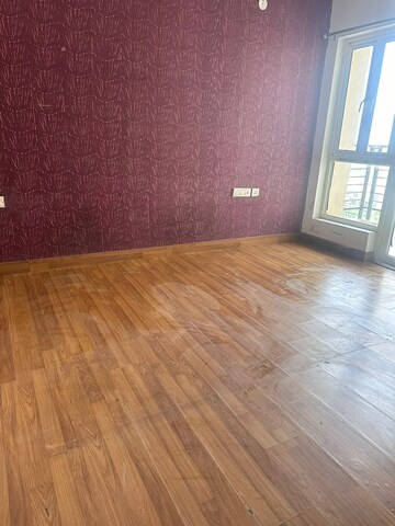 Room in 2.5 BHK Apartment at Marvel Isola J building, Mohammadwadi – for Sale
