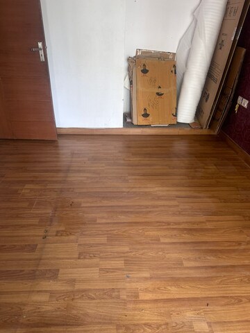 Room in 2.5 BHK Apartment at Marvel Isola J building, Mohammadwadi – for Sale