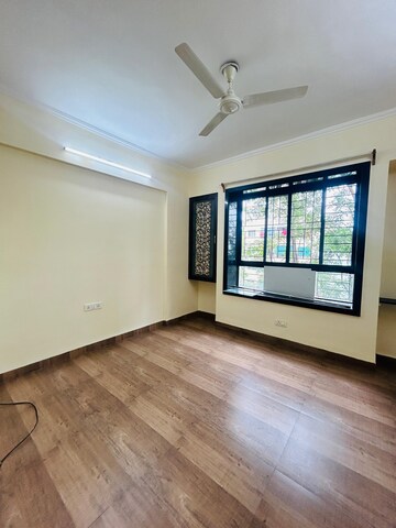 Room in 3.5 BHK Apartment at Oxford Village Condominium, Wanowrie – for Rent