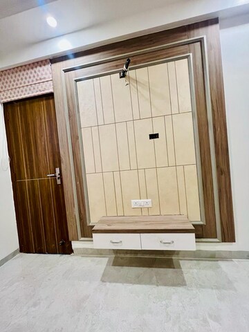 Room in 3 BHK Apartment at Vaishali Nagar – for Sale