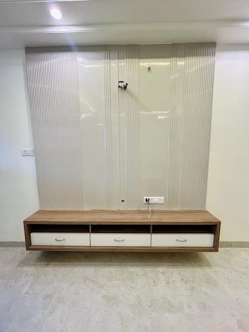 Furnished Amenities in 3 BHK Apartment at Vaishali Nagar – for Sale