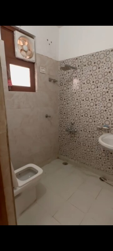 Bathroom in 3 BHK Apartment at Modipuram Bypass – for Sale