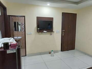 Room in Studio Builder Floor at Sector 24 – for Rent
