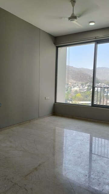 Room in 2 BHK Apartment at Piramal Vaikunth, Balkum Pada – for Sale