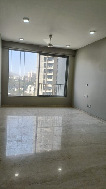 Room in 2 BHK Apartment at Piramal Vaikunth, Balkum Pada – for Sale