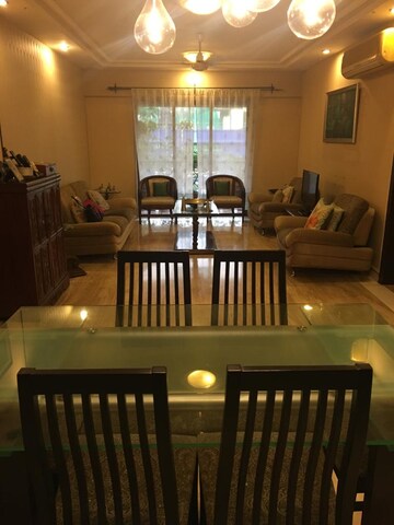 Living Room in 4 BHK Apartment at Ekta Heights Khar West, Khar West – for Sale