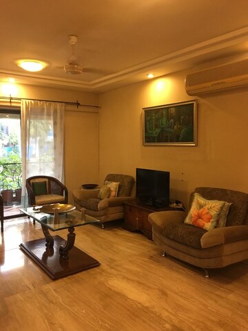 Living Room in 4 BHK Apartment at Ekta Heights Khar West, Khar West – for Sale