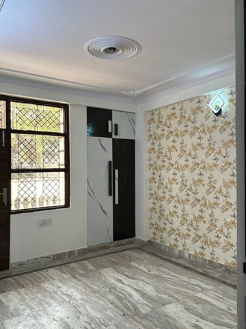 Room in 2 BHK Builder Floor at Shalimar Garden Extension 1 – for Sale