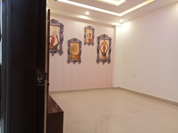 Room in 3 BHK Builder Floor at Palam Colony – for Sale
