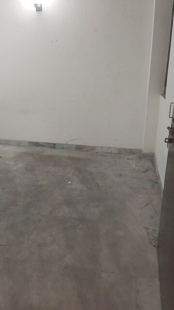 Room in 2.5 BHK Builder Floor at Mayur Vihar Phase 1 – for Sale