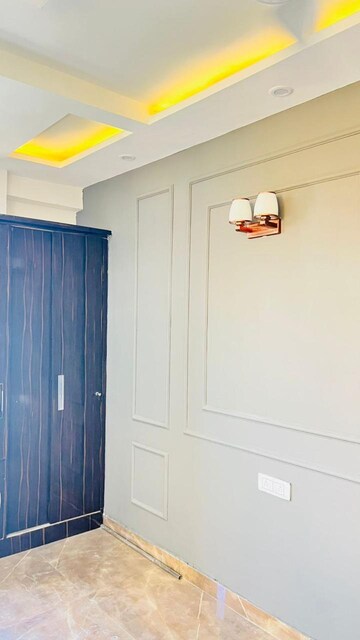 Furnished Amenities in 3 BHK Builder Floor at Indirapuram Shakti Khand 1 – for Sale