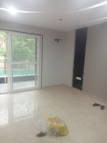 Room in 3.5 BHK Apartment at Sector 23 Dwarka – for Sale