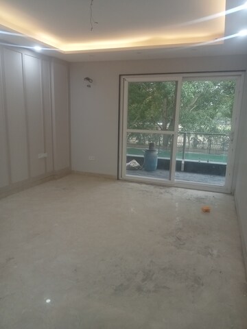 Room in 3.5 BHK Apartment at Sector 23 Dwarka – for Sale