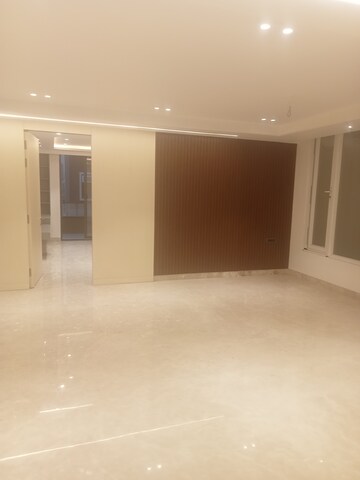 Room in 3.5 BHK Apartment at Sector 23 Dwarka – for Sale