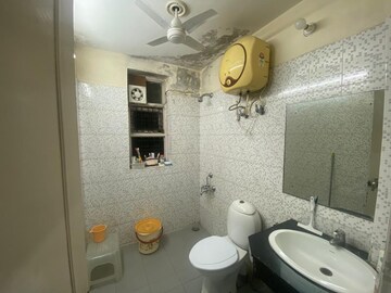 Bathroom in 3.5 BHK Builder Floor at Today Princeton Floors, Sector 51 – for Sale