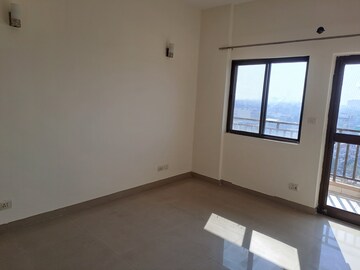 Room in 4 BHK Apartment at Ardee City Palm Grove Heights, Sector 52 – for Sale