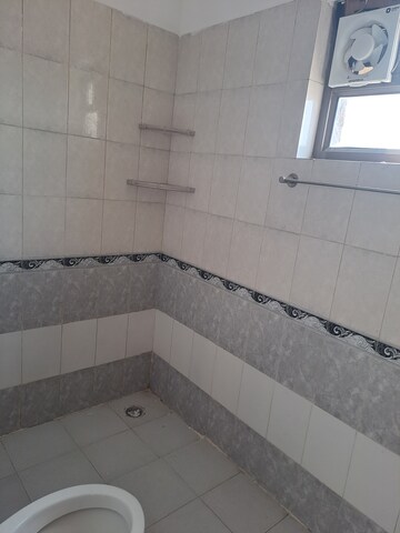 Bathroom in 4 BHK Apartment at Ardee City Palm Grove Heights, Sector 52 – for Sale