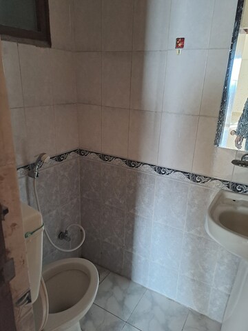 Bathroom in 4 BHK Apartment at Ardee City Palm Grove Heights, Sector 52 – for Sale