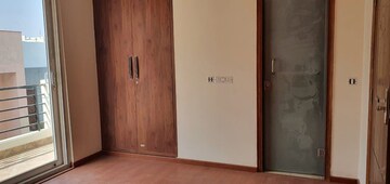 Room in 3 BHK Builder Floor at Ardee City, Sector 52 – for Sale