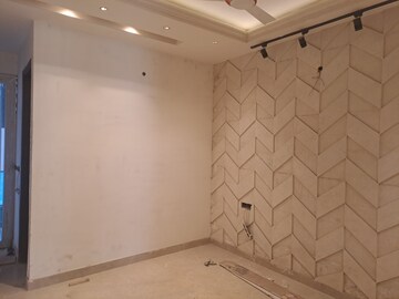 Room in 4 BHK Builder Floor at Ardee City, Sector 52 – for Sale