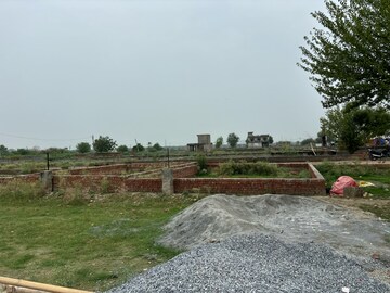 Plot – Exterior View View at Sector 27 Yamuna Expressway - for Sale