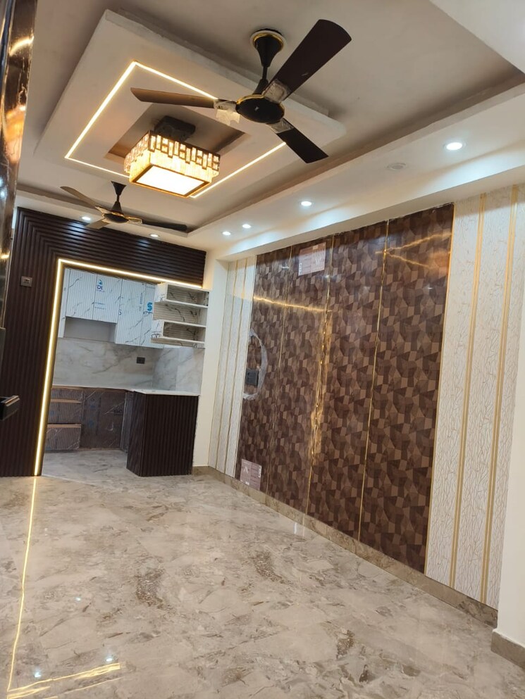 Other, sector 73 2 Bedroom 1050 Sq.Ft. Builder Floor In Sector 73 Noida 7252047