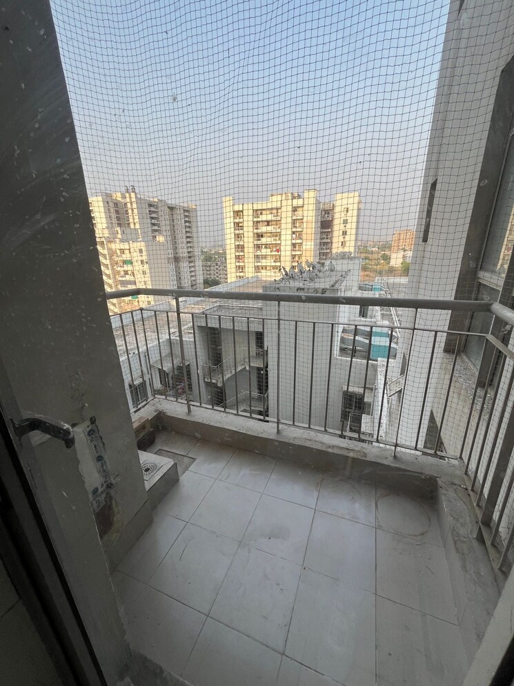 Balcony, dlf-regal-gardens 3 Bedroom 1703 Sq.Ft. Apartment In Sector 90 Gurgaon 7252152