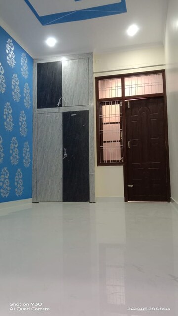 Room in 2 BHK Independent House at Deva Road – for Sale