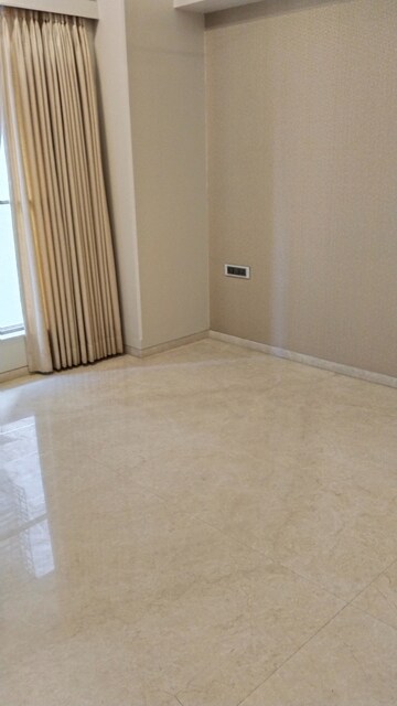 Room in 4 BHK Apartment at Heritage Pride Mumbai, Chembur – for Sale