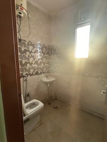 Bathroom in Studio Builder Floor at DLF City Phase III, Sector 24 – for Rent