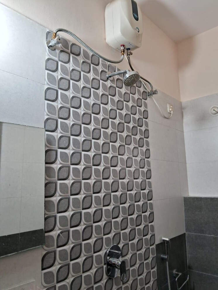 Bathroom, ravetkar-piyusha 2 Bedroom 980 Sq.Ft. Apartment In Law College Road Pune 7253860