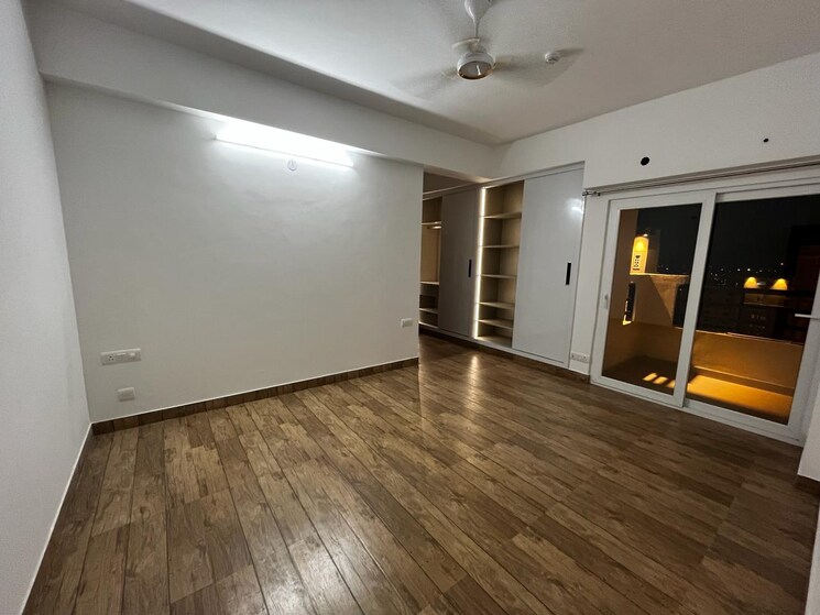 Room, purvanchal-royal-city-ii 3 Bedroom 1815 Sq.Ft. Apartment In Chi V Greater Noida Greater Noida 7254129