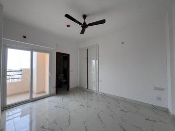 Room in 3 BHK Apartment at Purvanchal Royal City II, Chi V Greater Noida – for Sale