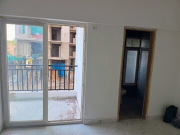Room in 2 BHK Apartment at Earthcon Casa Grande II, Chi V Greater Noida – for Sale