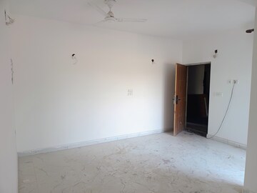 Room in 2 BHK Apartment at Earthcon Casa Grande II, Chi V Greater Noida – for Sale