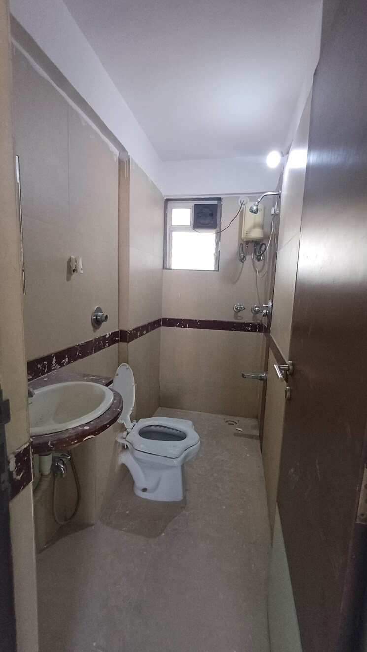 Attached Bathroom, atlantis-tower-chs-ltd 2 Bedroom 950 Sq.Ft. Apartment In Wagle Industrial Estate Thane 7254574